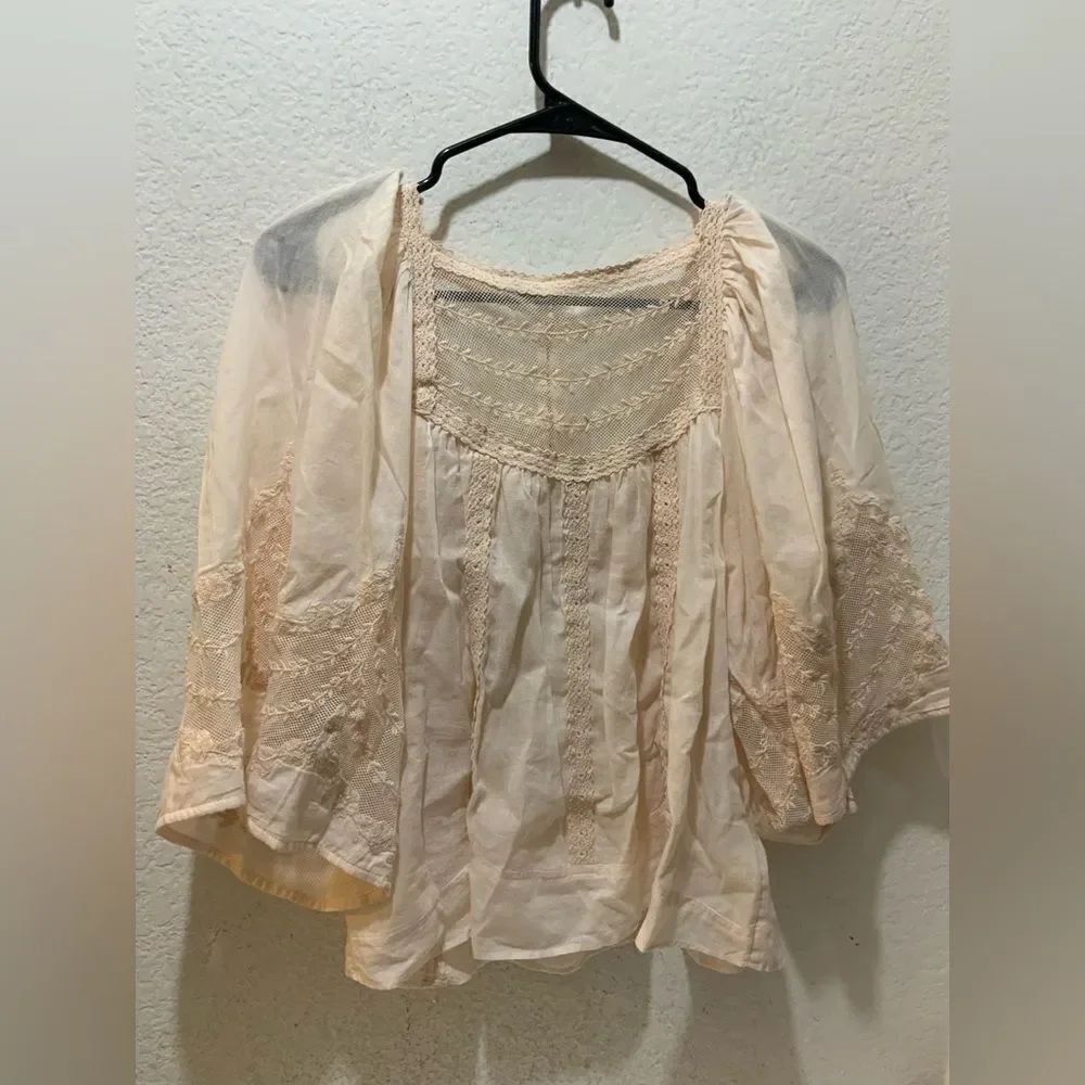By Anthropologie pink Lace Mesh Embroidered Flutter Sleeve Top Size Small Cami